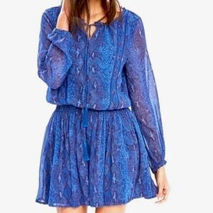 Banana Republic Deep Blue Snake Print Long Sleeve Dress

Womens Size large